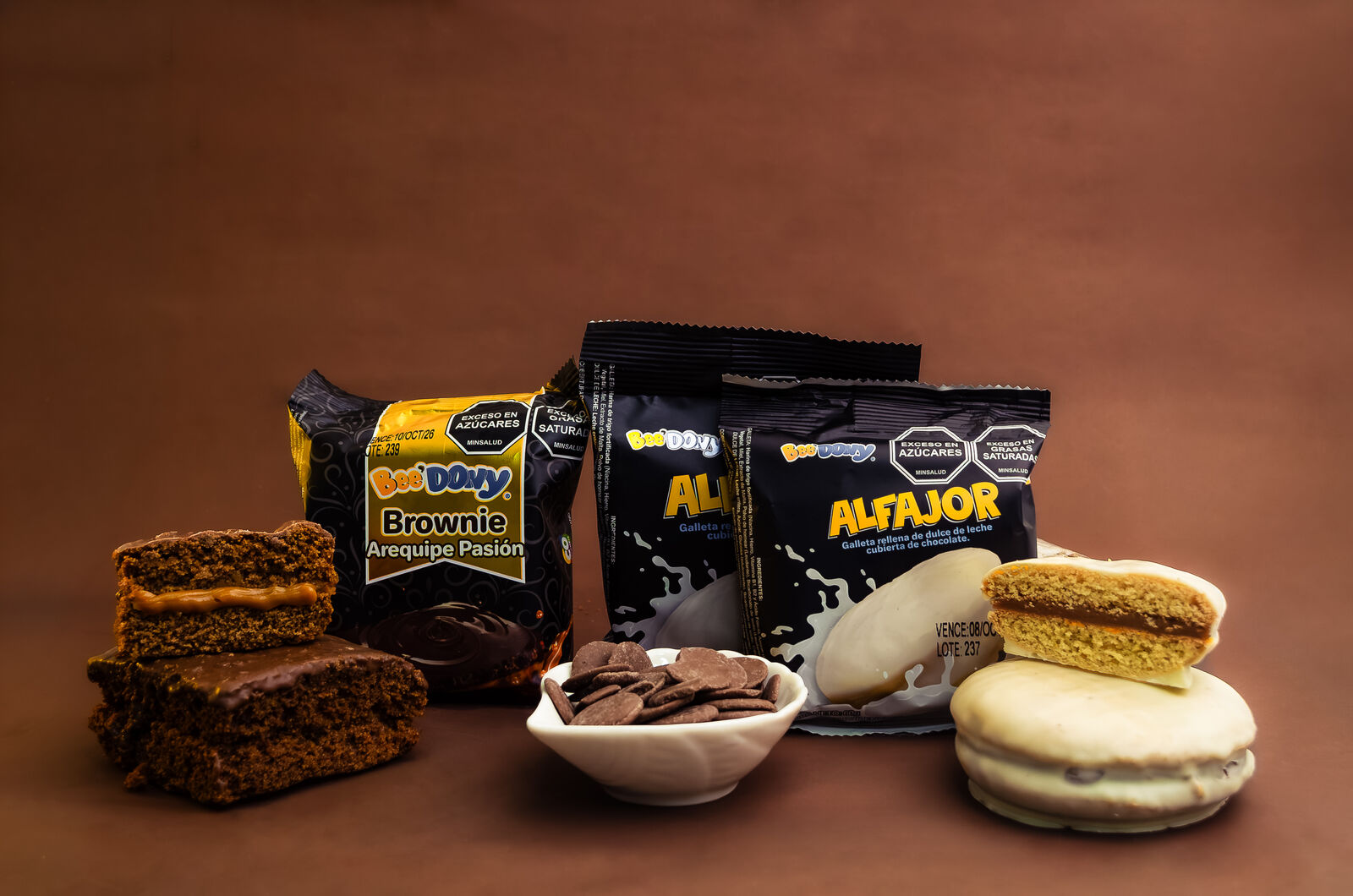 Brownie Arequipe Pasión y alfajores BeeDony